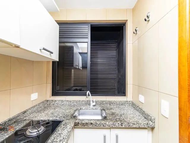 Outro 1 quarto e 1 banheiro, à venda ou para alugar, no bairro Centro em Curitiba