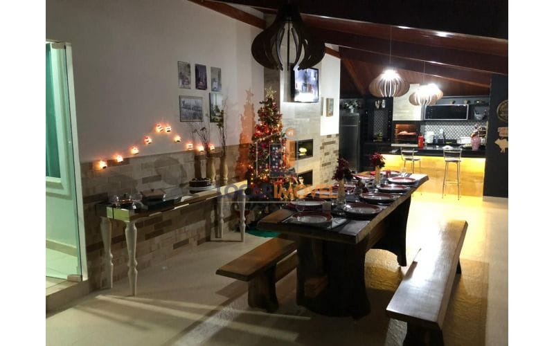 https://static.arboimoveis.com.br/OT0017_LOCAR/casa-duplex-quartos-sendo-suites-com-planejados1626878519063wxick_watermark.jpg