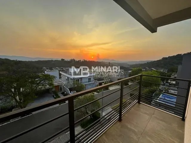 Casa com 401m² 4 quartos e 6 banheiros, à venda, no bairro Alphaville em Santana de Parnaíba