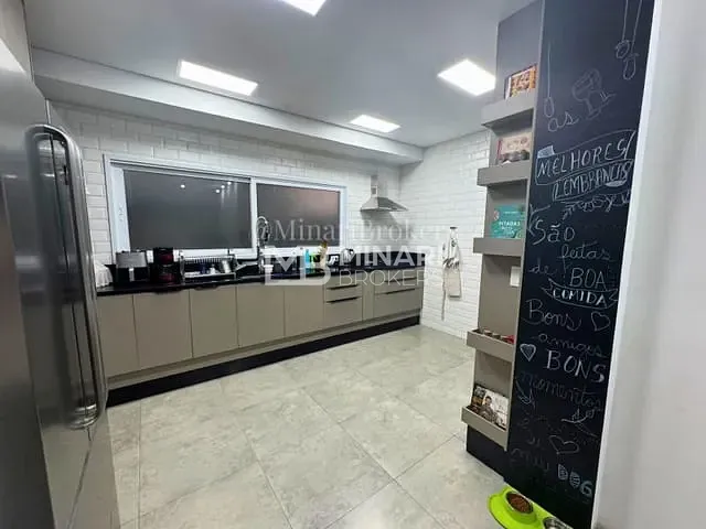Casa com 401m² 4 quartos e 6 banheiros, à venda, no bairro Alphaville em Santana de Parnaíba