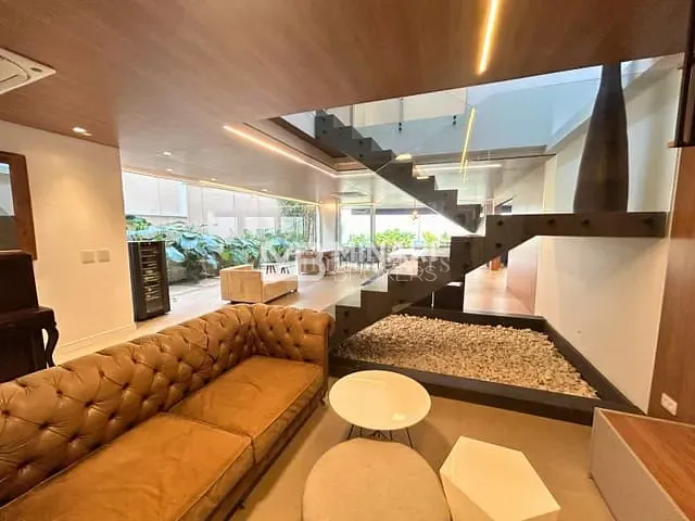 Casa com 512m² 4 quartos e 6 banheiros, à venda, no bairro Alphaville em Santana de Parnaíba
