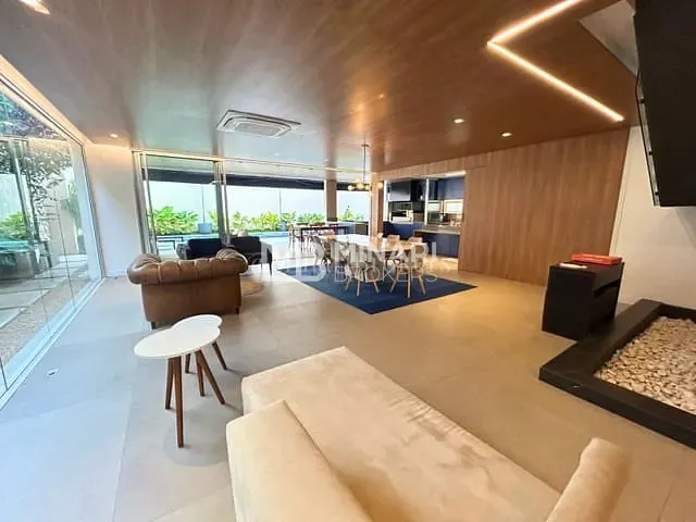 Casa com 512m² 4 quartos e 6 banheiros, à venda, no bairro Alphaville em Santana de Parnaíba