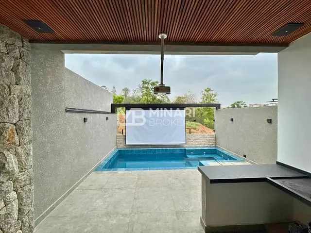 Casa 3 quartos e 3 banheiros, à venda, no bairro Villas do Jaguari em Santana de Parnaíba