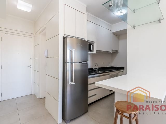 Outro 1 quarto e 1 banheiro, para alugar, no bairro Centro em Curitiba