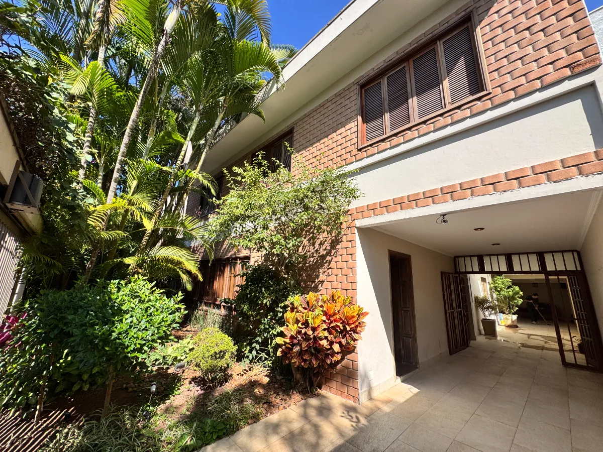 Casa de vila para venda em Planalto Paulista com 4 quartos, sendo 2 suítes, 330m²