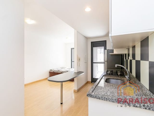Outro 1 quarto e 1 banheiro, para alugar, no bairro Champagnat em Curitiba