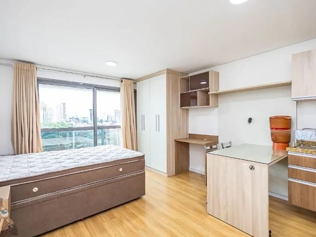 Outro 1 quarto e 1 banheiro, para alugar, no bairro Centro em Curitiba