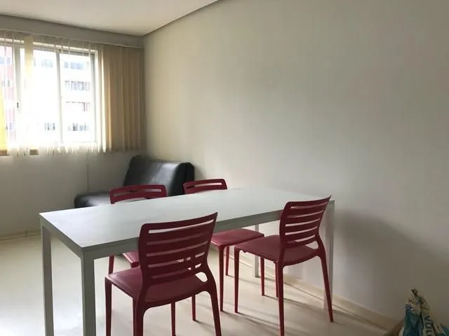 Outro 1 quarto e 1 banheiro, para alugar, no bairro Champagnat em Curitiba