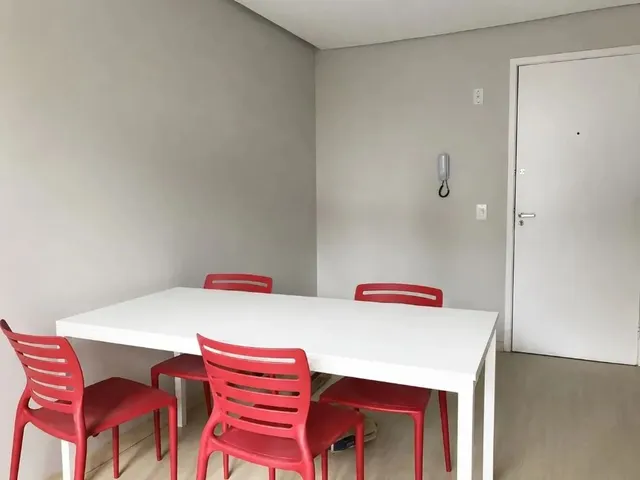 Outro 1 quarto e 1 banheiro, para alugar, no bairro Champagnat em Curitiba