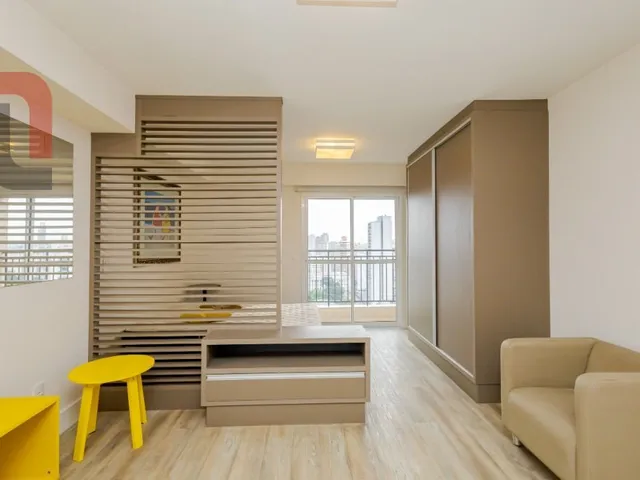 Outro 1 quarto e 1 banheiro, para alugar, no bairro Centro em Curitiba