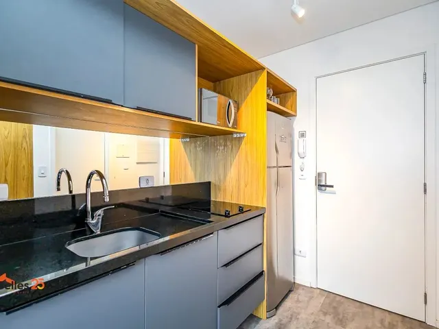 Apartamento 1 quarto e 1 banheiro, para alugar, no bairro Água Verde em Curitiba