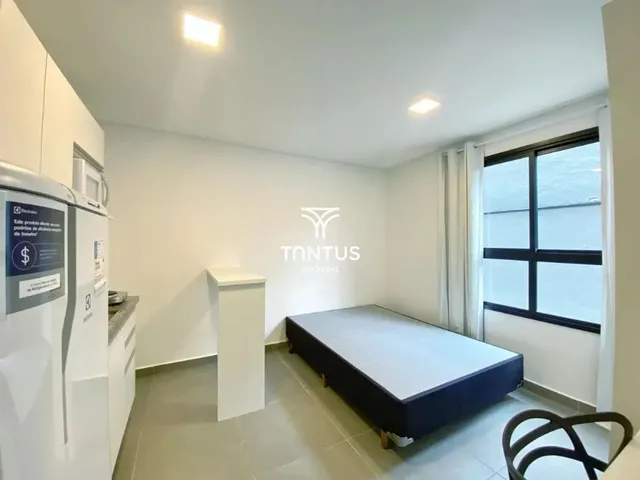 Outro 1 quarto e 1 banheiro, para alugar, no bairro Centro Cívico em Curitiba