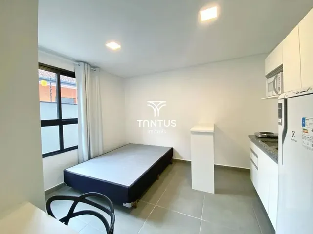 Outro 1 quarto e 1 banheiro, para alugar, no bairro Centro Cívico em Curitiba