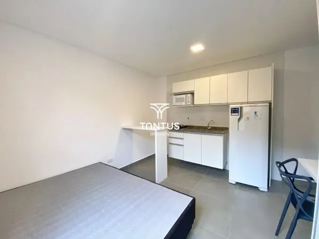 Outro 1 quarto e 1 banheiro, para alugar, no bairro Centro Cívico em Curitiba