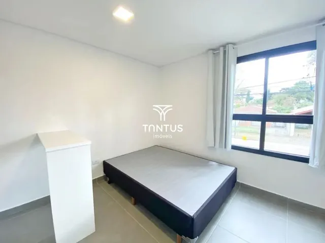 Outro 1 quarto e 1 banheiro, para alugar, no bairro Centro Cívico em Curitiba