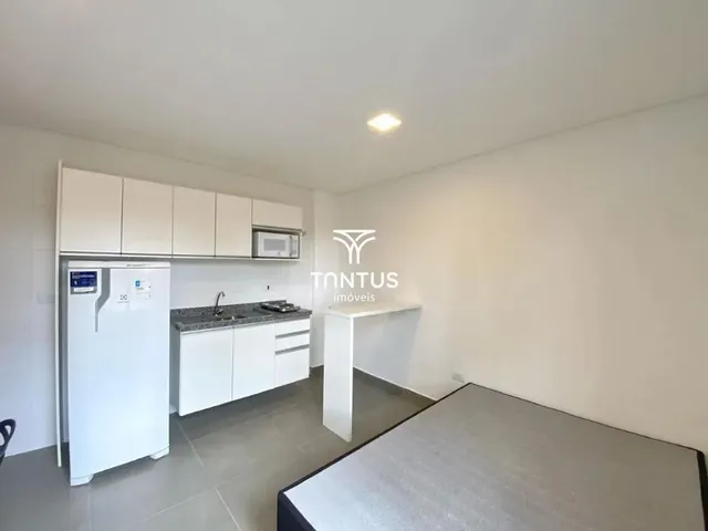 Outro 1 quarto e 1 banheiro, para alugar, no bairro Centro Cívico em Curitiba