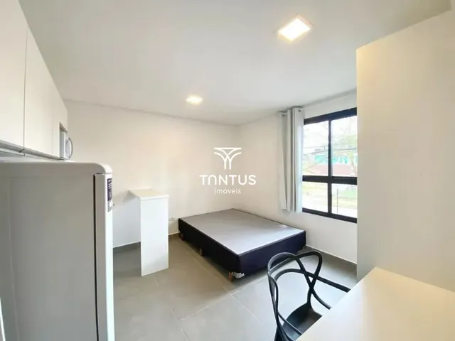 Outro 1 quarto e 1 banheiro, para alugar, no bairro Centro Cívico em Curitiba