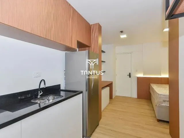 Outro 1 quarto e 1 banheiro, para alugar, no bairro Água Verde em Curitiba