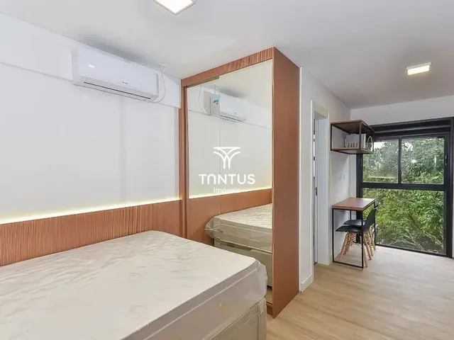 Outro 1 quarto e 1 banheiro, para alugar, no bairro Água Verde em Curitiba