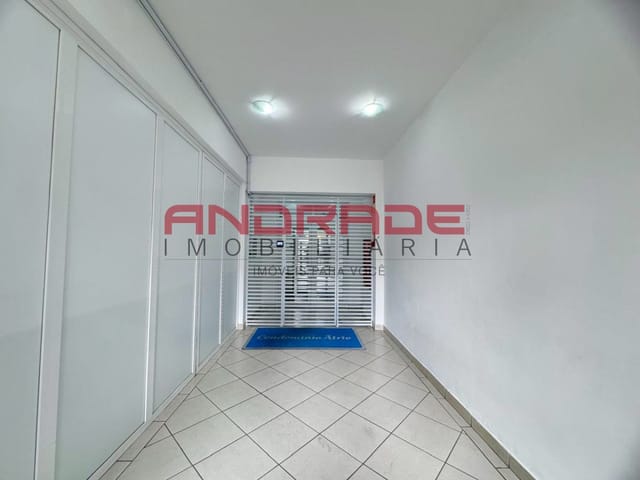 Outro 1 quarto e 1 banheiro, para alugar, no bairro Centro em Curitiba