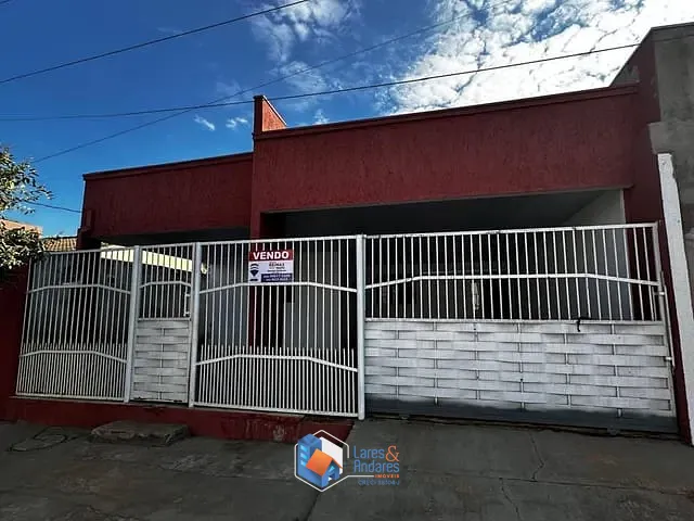 Outro com 240m² 2 quartos e 1 banheiro, à venda, no bairro Parque Residencial Universitário em Rondonópolis