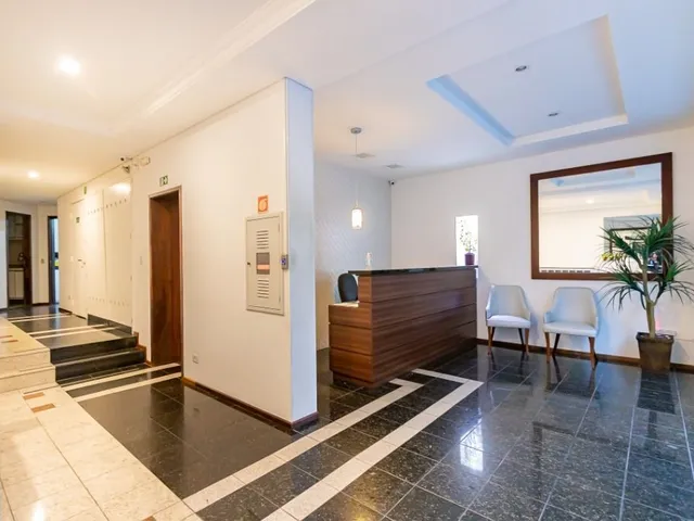 Outro 1 quarto e 1 banheiro, para alugar, no bairro Centro em Curitiba