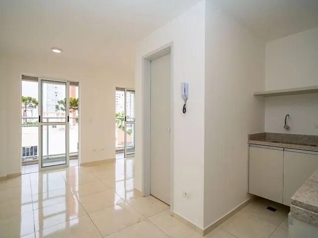 Outro 1 quarto e 1 banheiro, para alugar, no bairro Cristo Rei em Curitiba