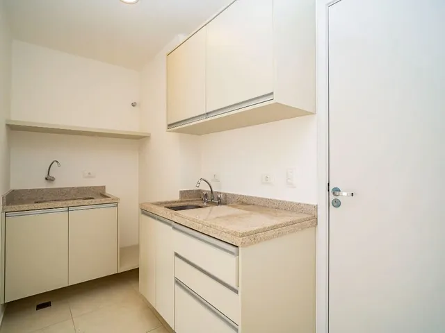 Outro 1 quarto e 1 banheiro, para alugar, no bairro Cristo Rei em Curitiba