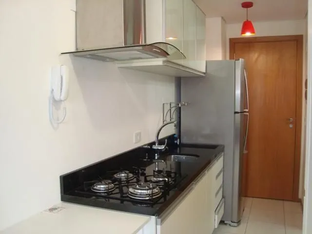 Outro 1 quarto e 1 banheiro, para alugar, no bairro Centro em Curitiba