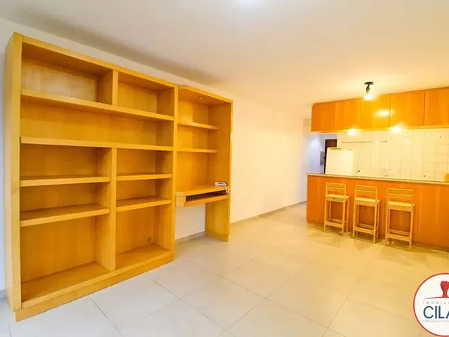 Outro 1 quarto e 1 banheiro, para alugar, no bairro Centro em Curitiba