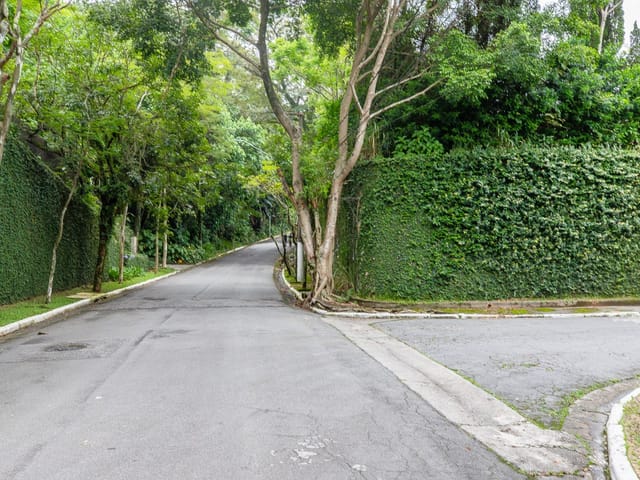 Outro com 2000m² 4 quartos e 6 banheiros, à venda, no bairro Retiro Morumbi em São Paulo