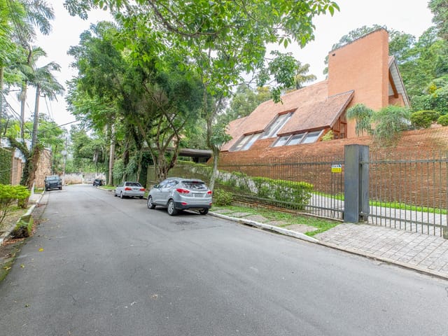 Outro com 2000m² 4 quartos e 6 banheiros, à venda, no bairro Retiro Morumbi em São Paulo