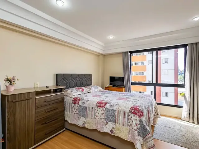 Outro 1 quarto e 1 banheiro, à venda, no bairro Cristo Rei em Curitiba