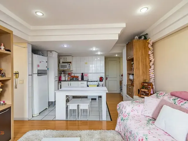 Outro 1 quarto e 1 banheiro, à venda, no bairro Cristo Rei em Curitiba