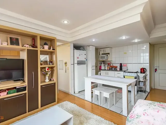 Outro 1 quarto e 1 banheiro, à venda, no bairro Cristo Rei em Curitiba