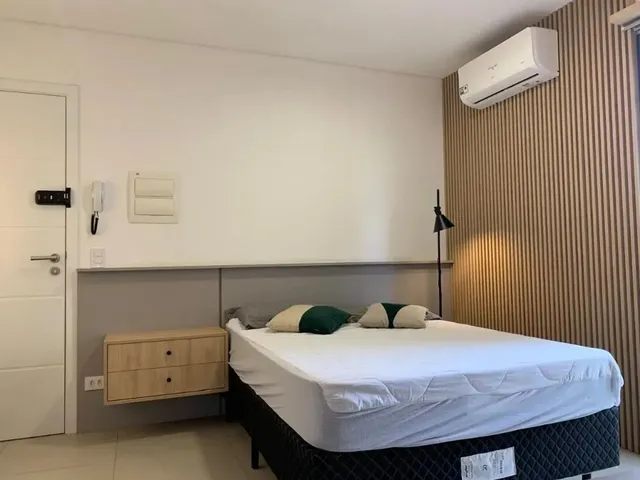 Outro 1 quarto e 1 banheiro, para alugar, no bairro Centro em Curitiba
