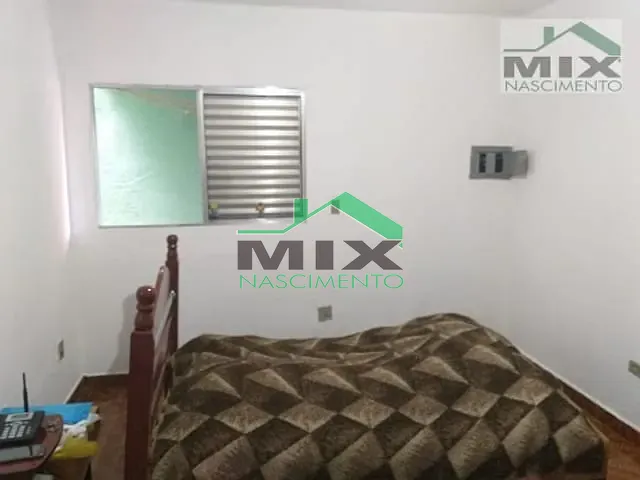 Casa com 130m² 3 quartos e 1 banheiro, à venda, no bairro Vila Nogueira em Diadema