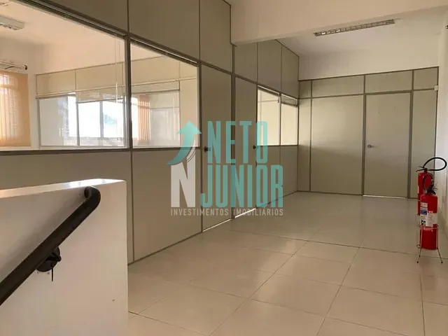 Prédio com 2500m², para alugar, no bairro Várzea da Barra Funda em São Paulo