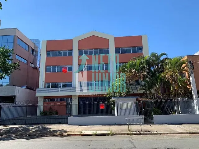 Prédio com 2500m², para alugar, no bairro Várzea da Barra Funda em São Paulo