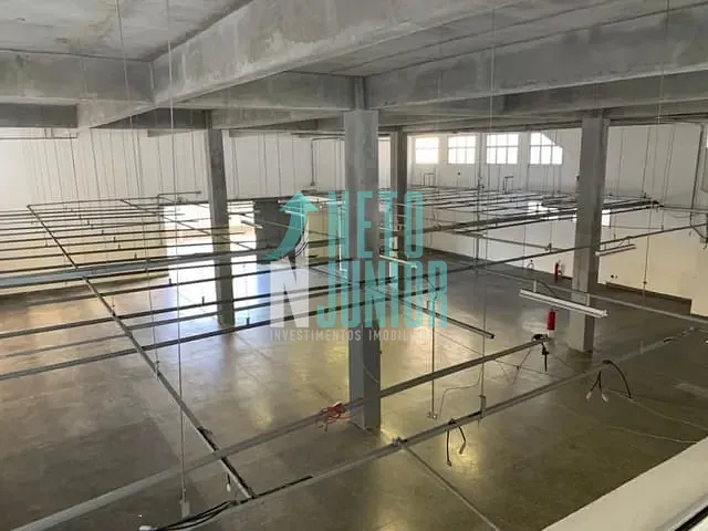 Prédio com 2500m², para alugar, no bairro Várzea da Barra Funda em São Paulo