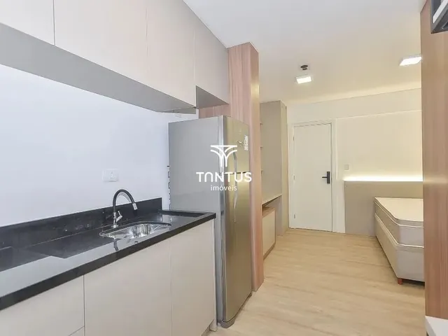 Outro 1 quarto e 1 banheiro, para alugar, no bairro Água Verde em Curitiba