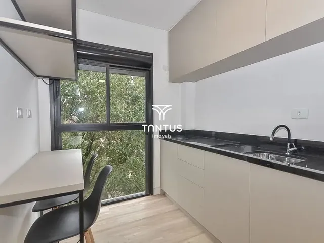 Outro 1 quarto e 1 banheiro, para alugar, no bairro Água Verde em Curitiba