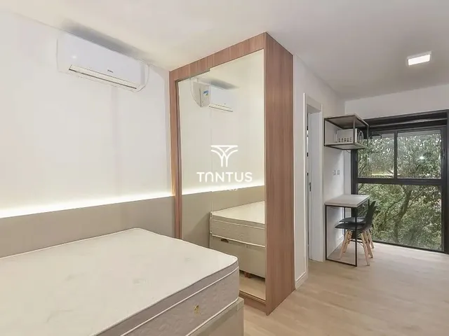 Outro 1 quarto e 1 banheiro, para alugar, no bairro Água Verde em Curitiba