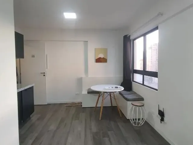 Outro 1 quarto e 1 banheiro, para alugar, no bairro Centro em Curitiba