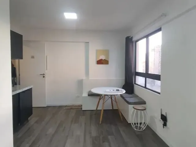 Outro 1 quarto e 1 banheiro, para alugar, no bairro Centro em Curitiba