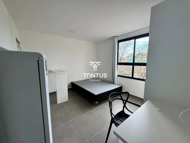 Outro 1 quarto e 1 banheiro, para alugar, no bairro Centro Cívico em Curitiba