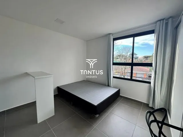 Outro 1 quarto e 1 banheiro, para alugar, no bairro Centro Cívico em Curitiba