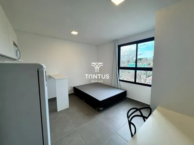 Outro 1 quarto e 1 banheiro, para alugar, no bairro Centro Cívico em Curitiba