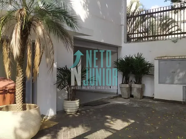 Prédio com 530m², à venda, no bairro Moema em São Paulo