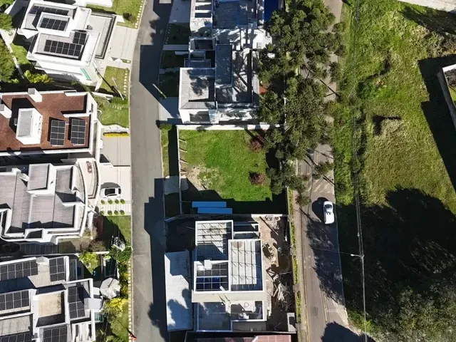 Outro com 540m², à venda, no bairro Santa Felicidade em Curitiba